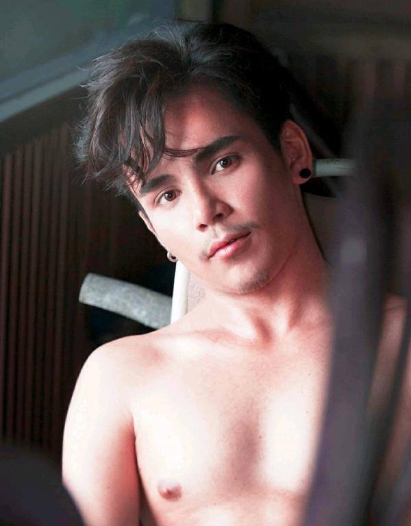 MAN-OMG-7---JOEY-RAINING-BOY